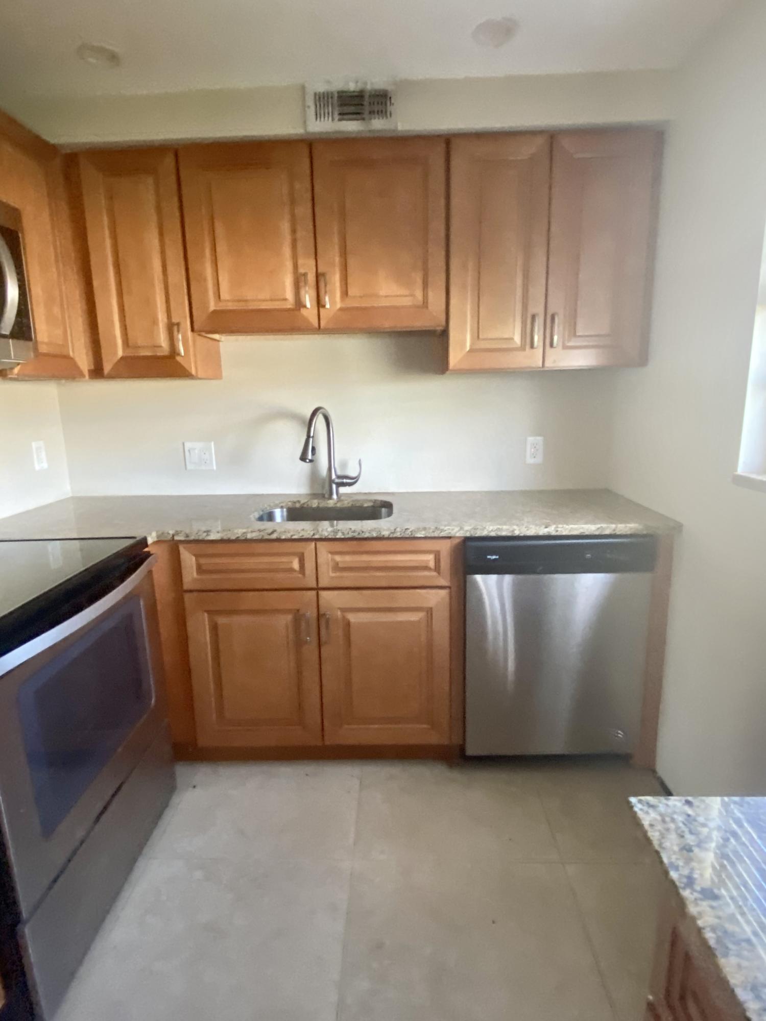 476 Fanshaw L Boca Raton, FL 33434 - Photo 6 of 23 FC4217D4-0433-4A0A-8E26-6420DC225E9E