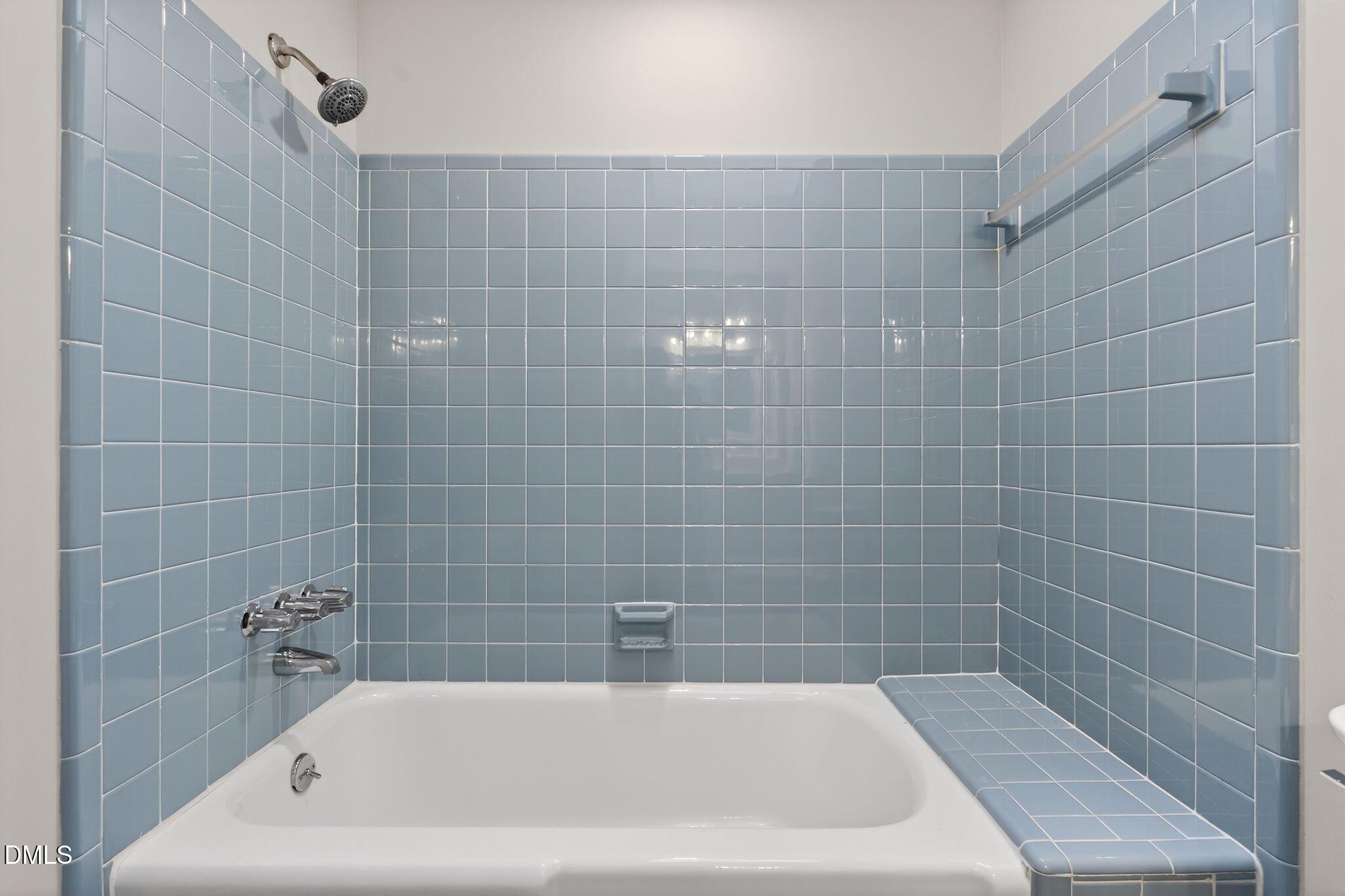 1201 Chardon Court Raleigh, NC 27609 - Photo 23 of 47 a bathroom with a bathtub