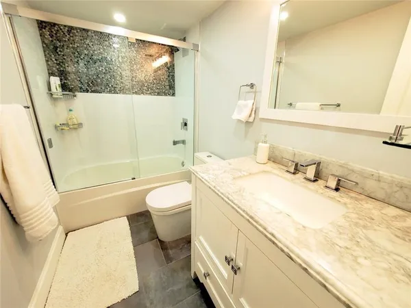 $3,100 | 1021 Hillsboro Mile, Unit G2, Hillsboro Beach, FL 33064