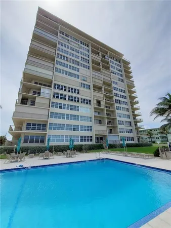 $3,100 | 1021 Hillsboro Mile, Unit G2, Hillsboro Beach, FL 33064