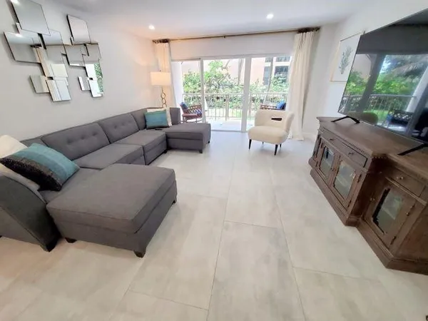$3,100 | 1021 Hillsboro Mile, Unit G2, Hillsboro Beach, FL 33064