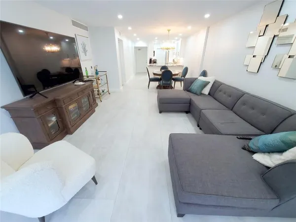 $3,100 | 1021 Hillsboro Mile, Unit G2, Hillsboro Beach, FL 33064