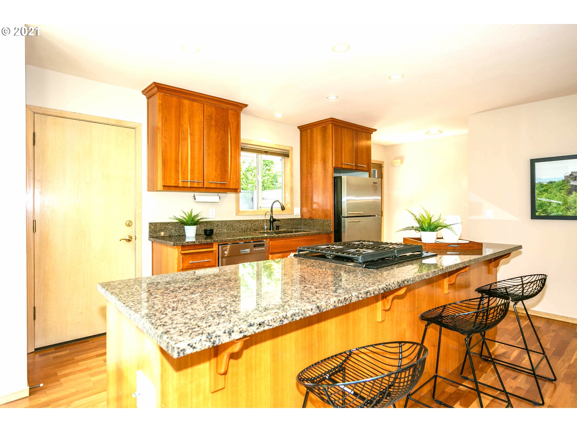 3804 Southwest Condor Lane Portland, OR 97239 - Photo 12 of 29 Gallery Image 12
