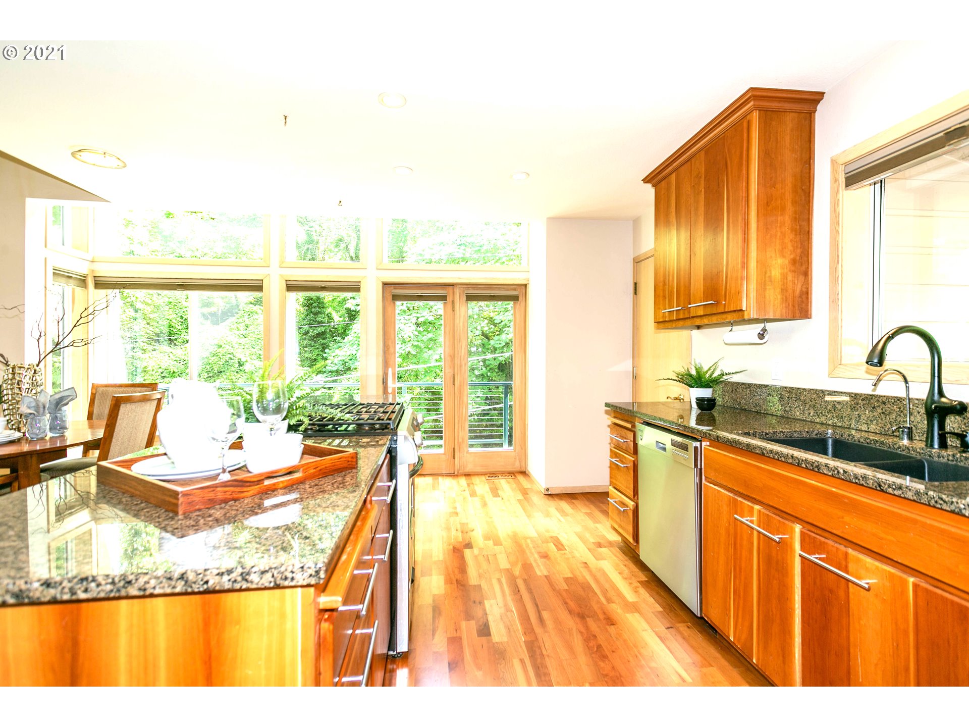 3804 Southwest Condor Lane Portland, OR 97239 - Photo 13 of 29 Gallery Image 13