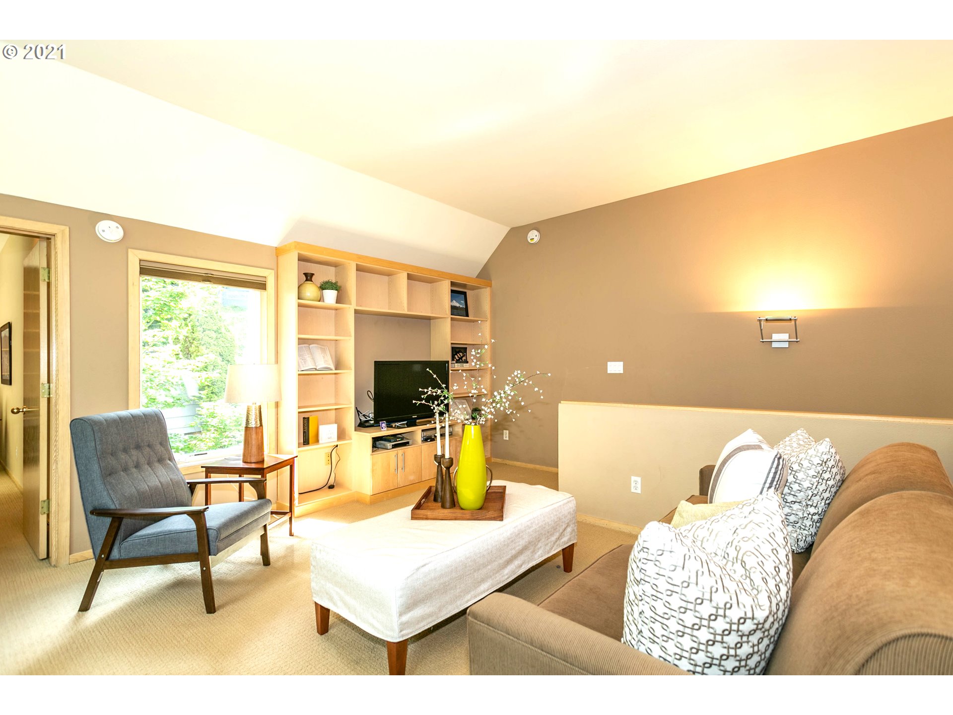 3804 Southwest Condor Lane Portland, OR 97239 - Photo 16 of 29 Gallery Image 16
