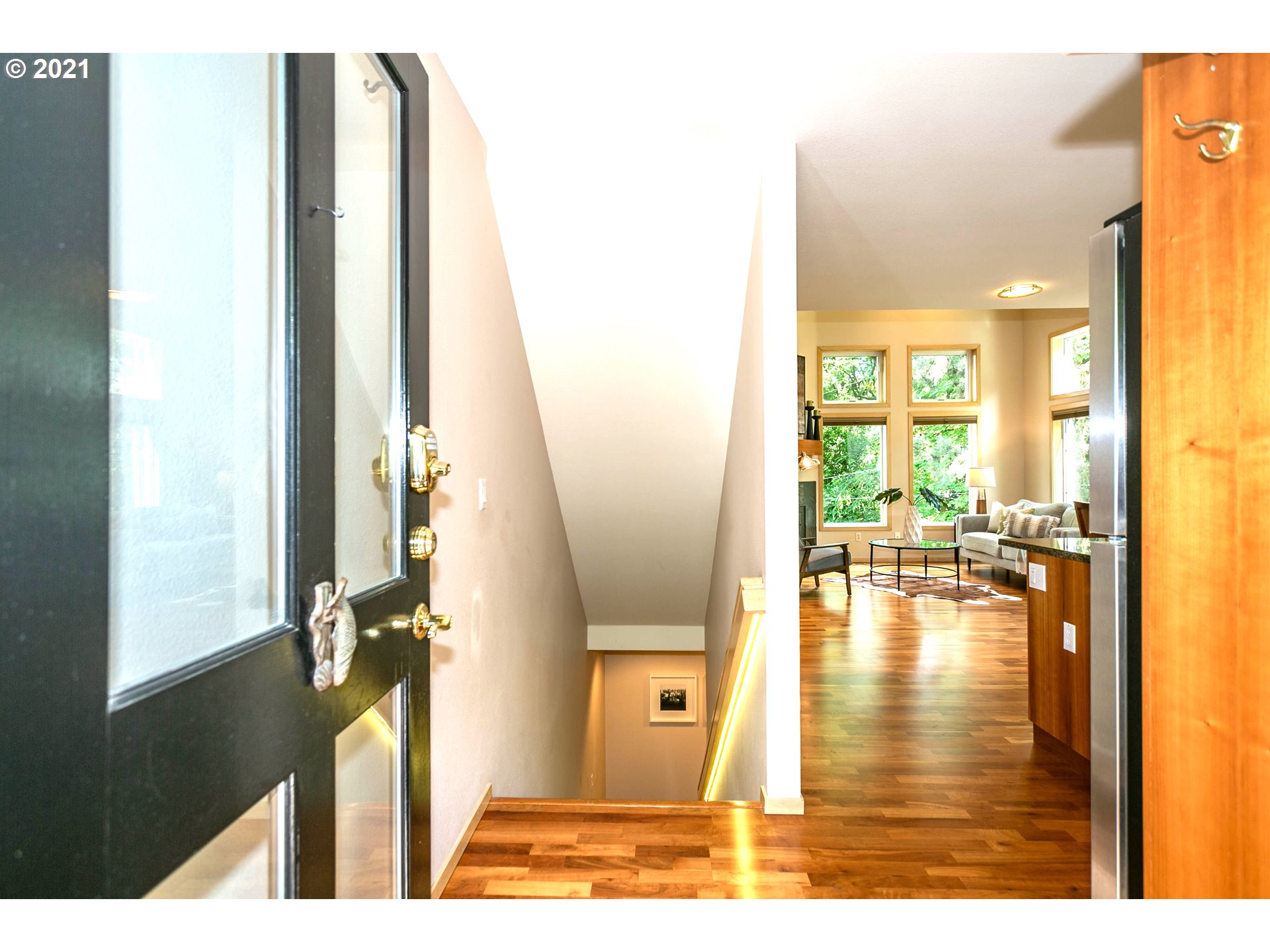 3804 Southwest Condor Lane Portland, OR 97239 - Photo 6 of 29 Gallery Image 6