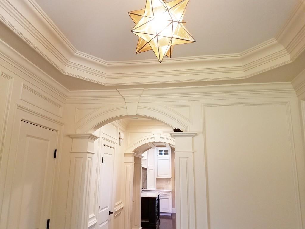 39 Bloomfield Street Lexington, MA 02421 - Photo 17 of 42 a view of entryway