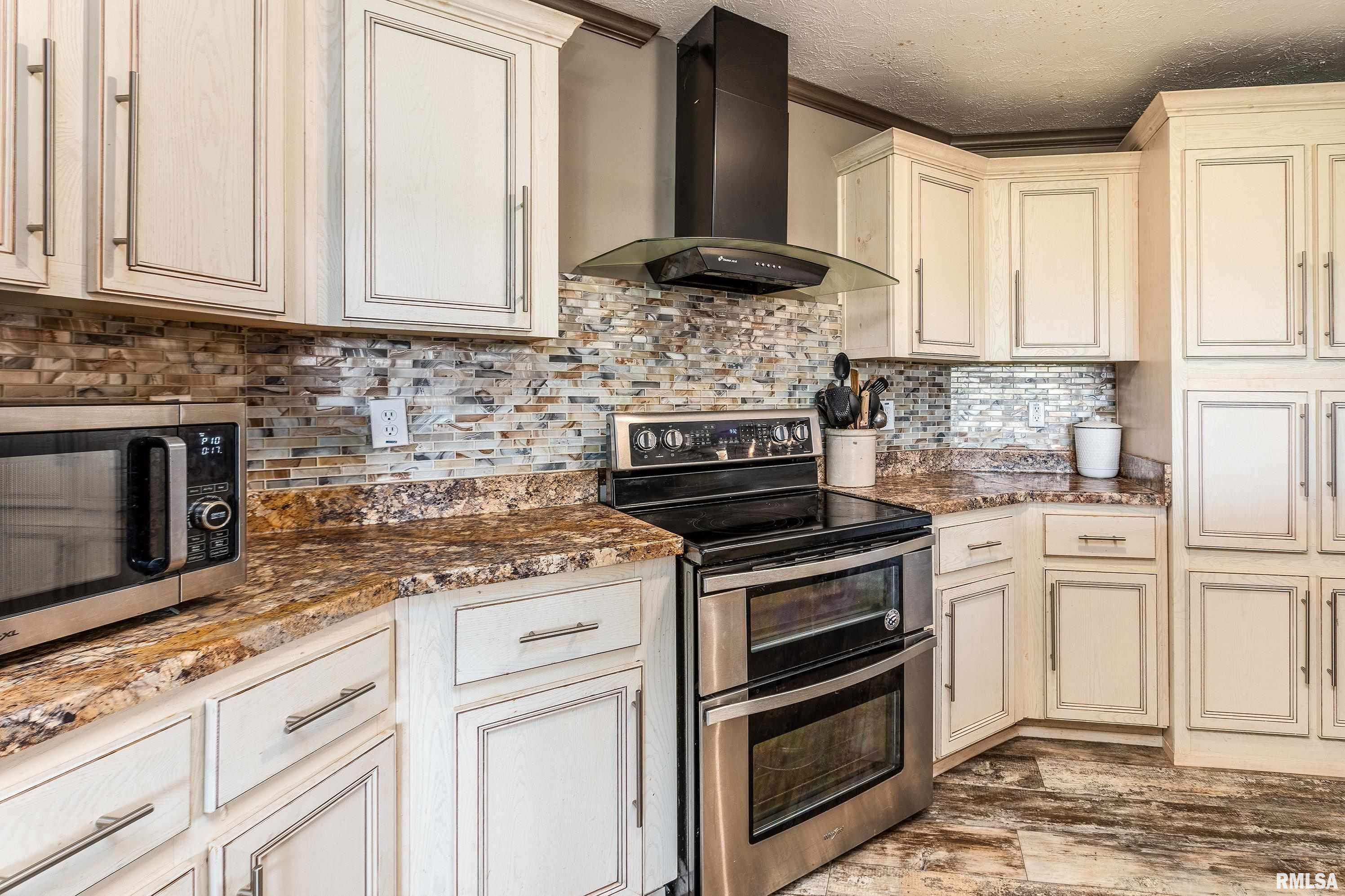 18057 Dwina Road Thompsonville, IL 62890 - Photo 10 of 49