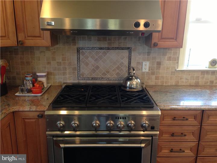 15 Ambler Road Cherry Hill, NJ 08002 - Photo 6 of 23 Kitchen