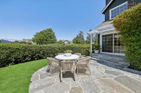 $2,695,000 | 5 Elizabeth Circle, Greenbrae, CA 94904