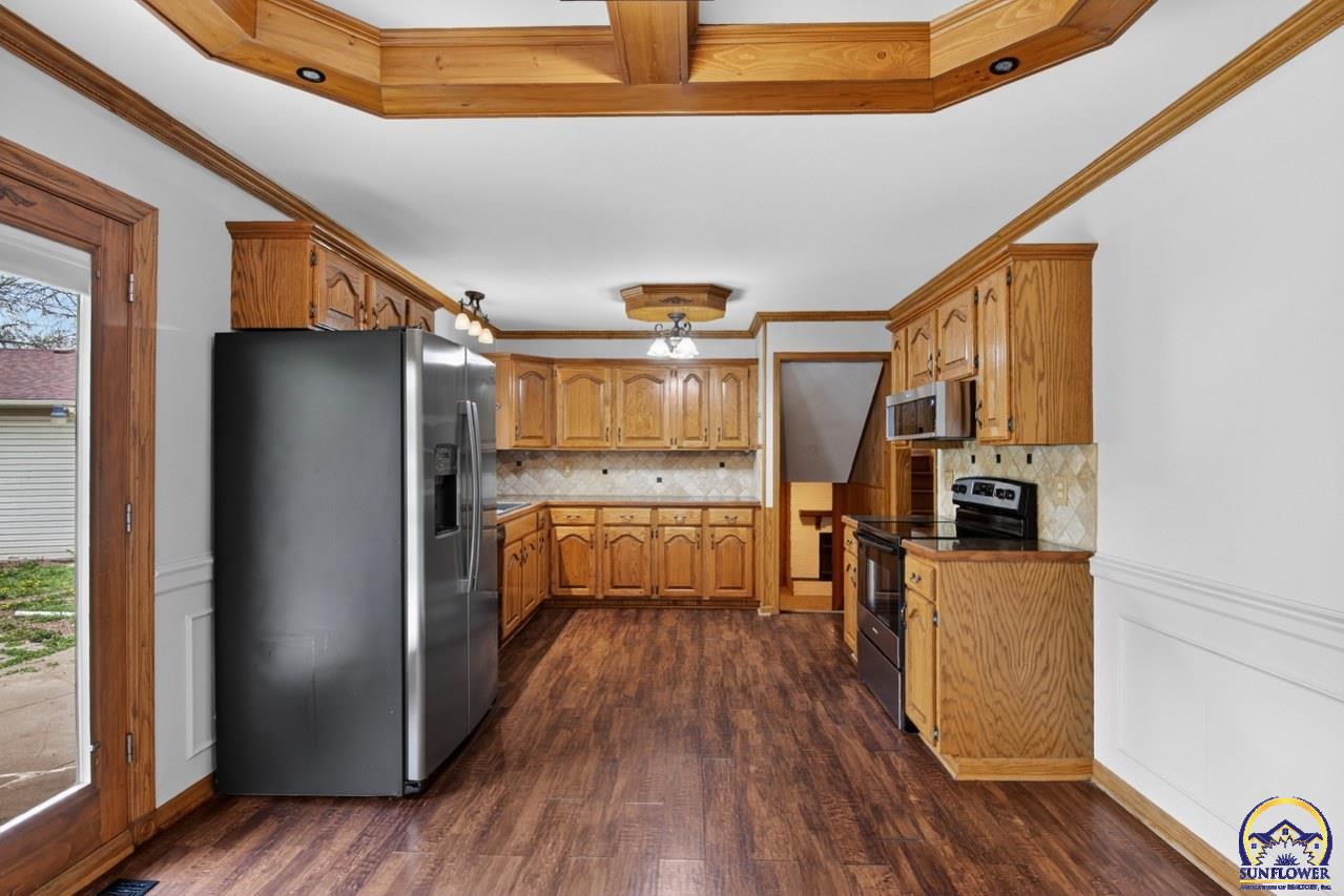 3125 Southwest Lane Street Topeka, KS 66611 - Photo 11 of 36