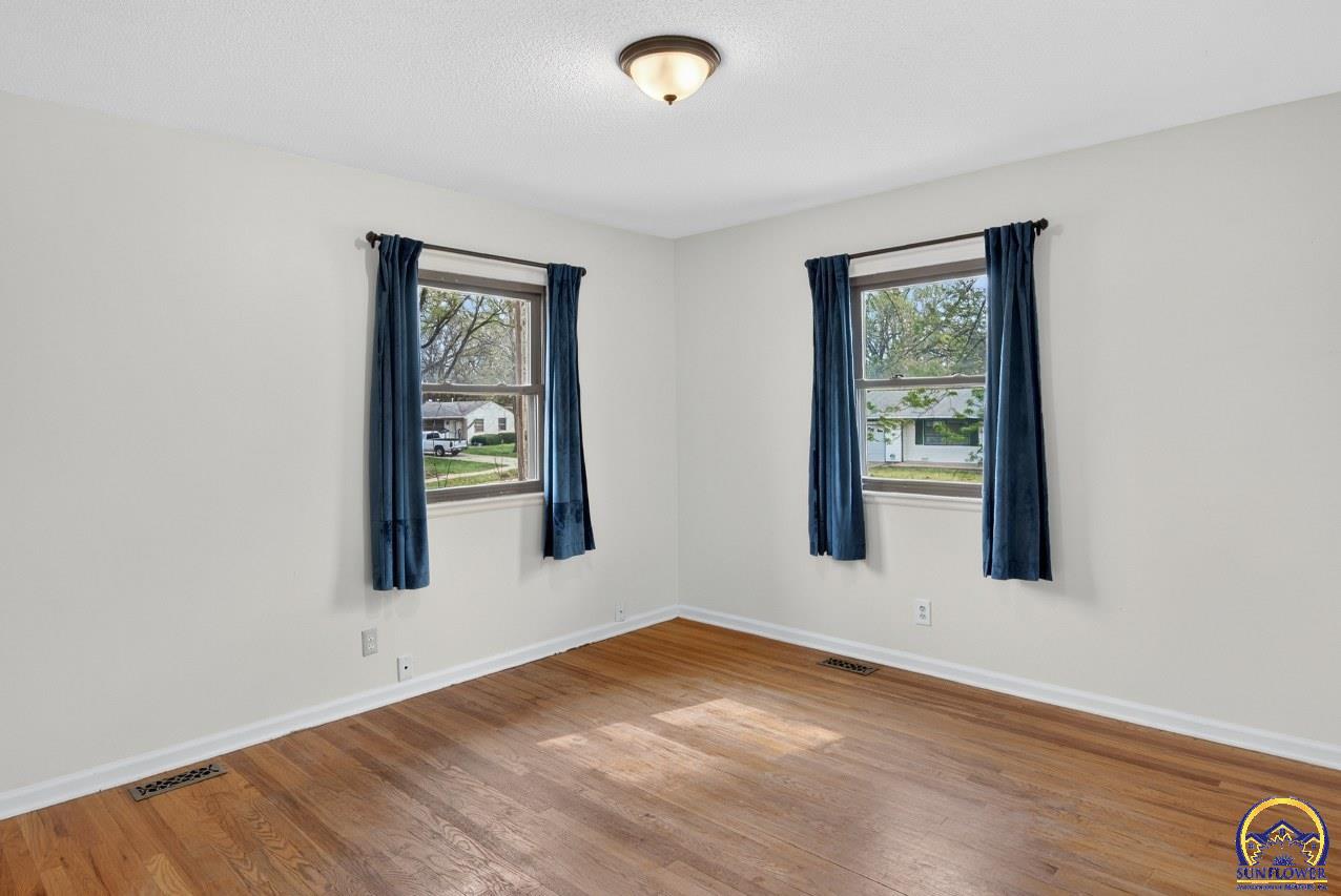 3125 Southwest Lane Street Topeka, KS 66611 - Photo 18 of 36