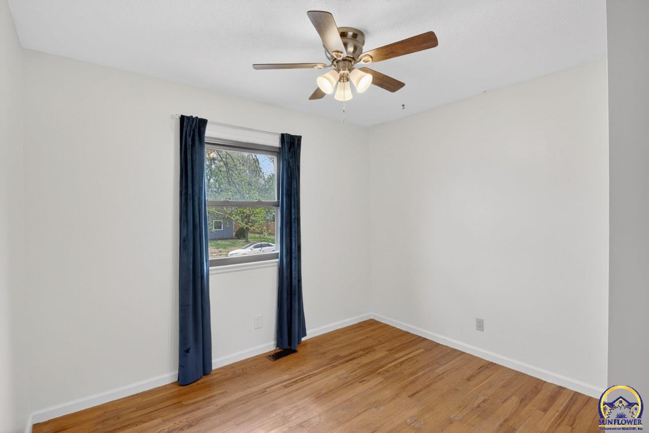 3125 Southwest Lane Street Topeka, KS 66611 - Photo 20 of 36