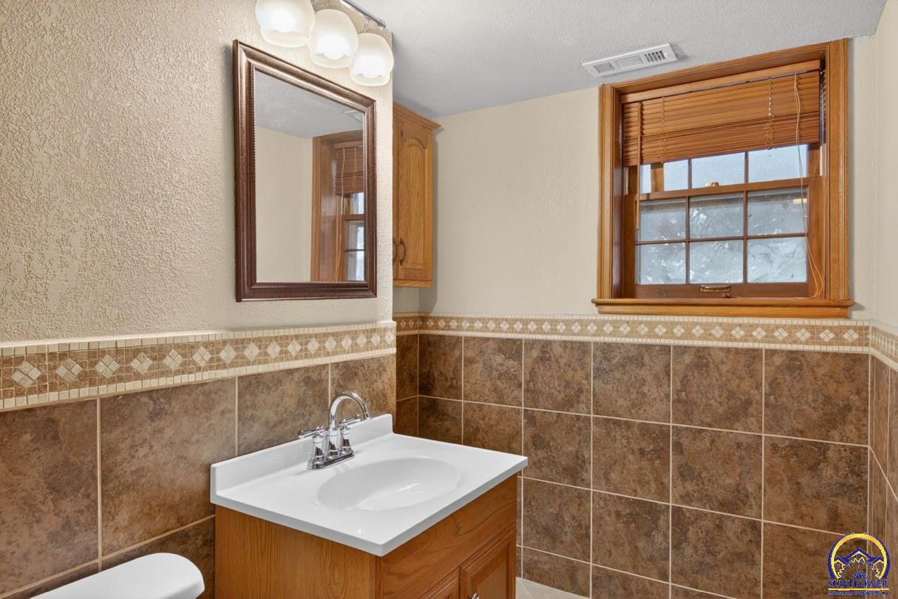 3125 Southwest Lane Street Topeka, KS 66611 - Photo 26 of 36