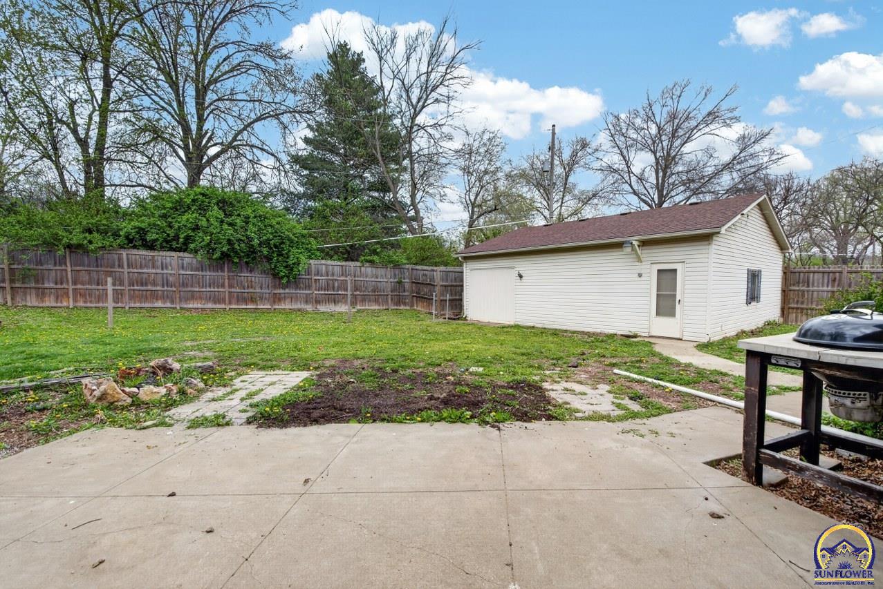 3125 Southwest Lane Street Topeka, KS 66611 - Photo 32 of 36