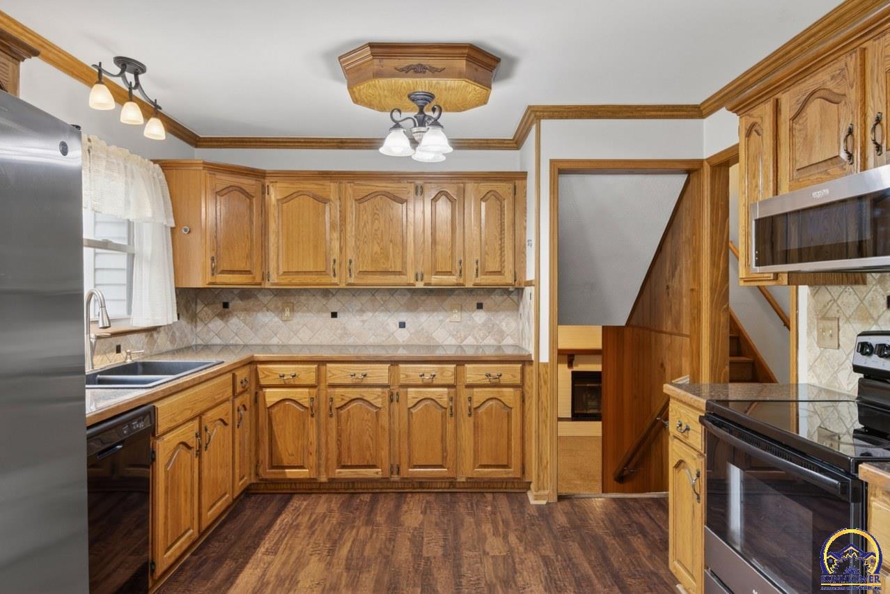 3125 Southwest Lane Street Topeka, KS 66611 - Photo 8 of 36