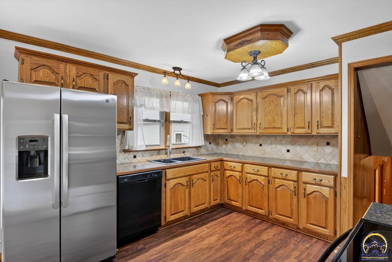 3125 Southwest Lane Street Topeka, KS 66611 - Photo 9 of 36