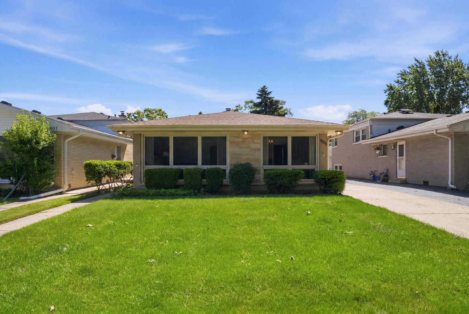 905 Long Road Glenview, IL 60025 - Photo 2 of 27
