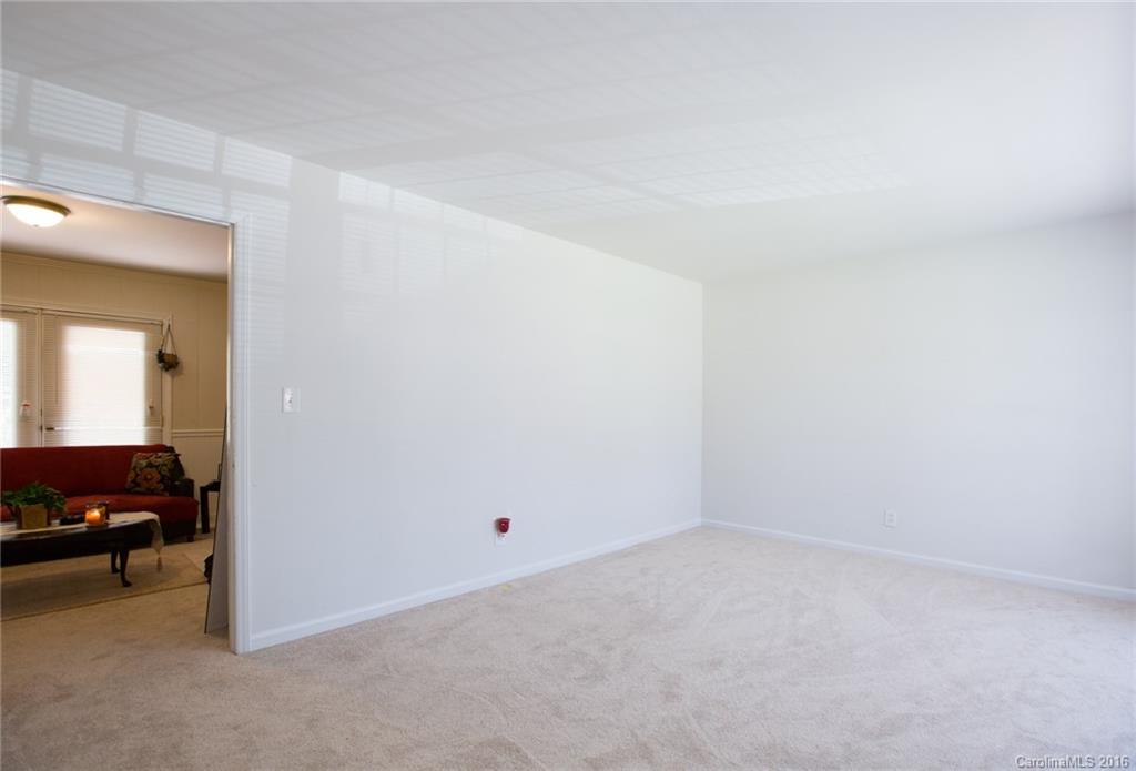 4533 Thornwood Road Charlotte, NC 28213 - Photo 2 of 9