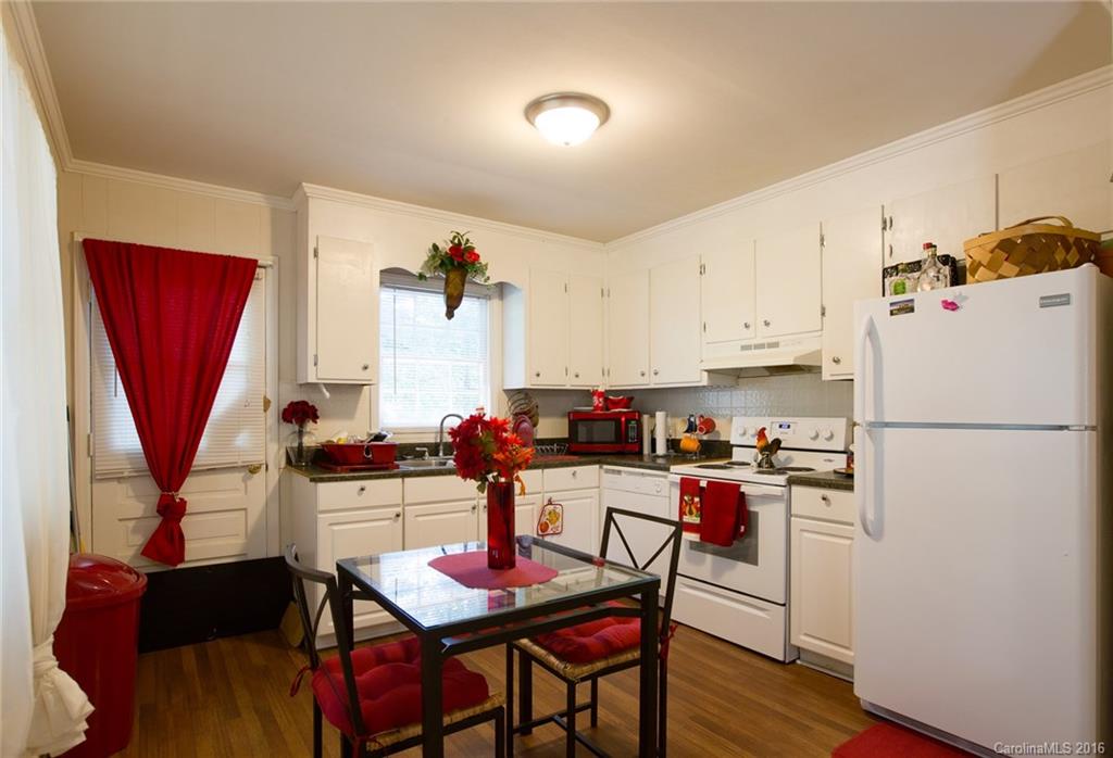 4533 Thornwood Road Charlotte, NC 28213 - Photo 5 of 9