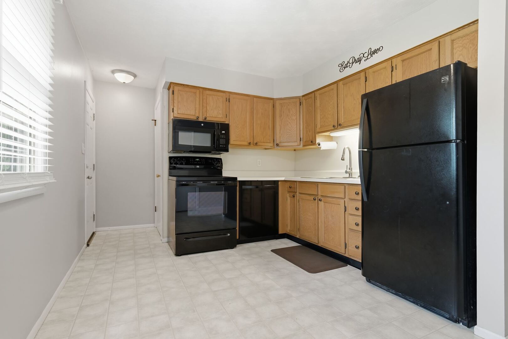 1215 Rutledge Road Bloomington, IL 61704 - Photo 16 of 24 Gallery Image 16