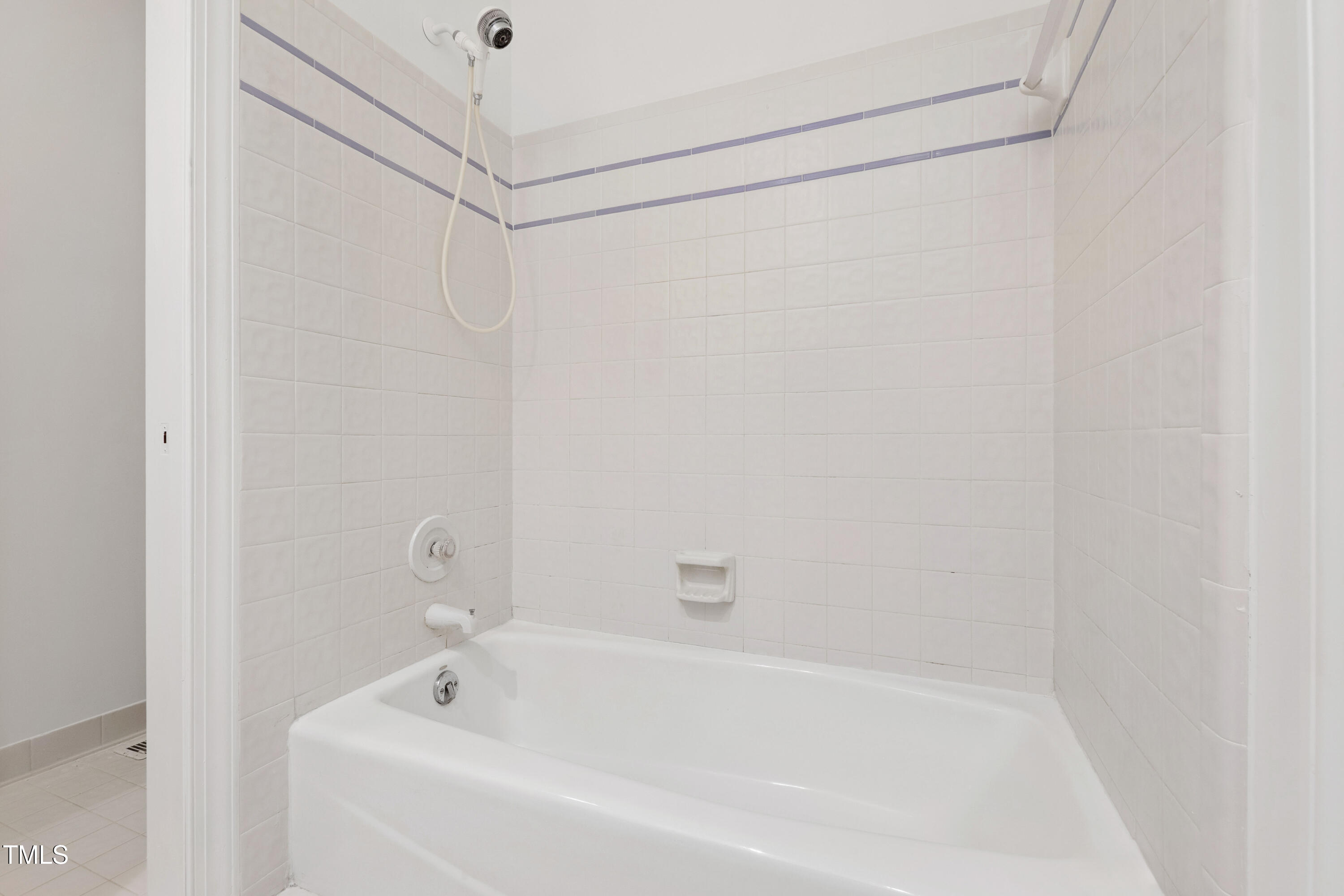 2517 High Ridge Drive Raleigh, NC 27606 - Photo 40 of 69 Jack and Jill Guest Bath