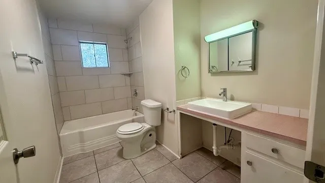 $1,800 | 800 Otis Street, Taylor, TX 76574