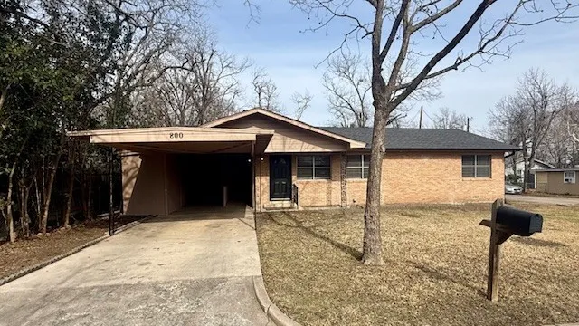 $1,800 | 800 Otis Street, Taylor, TX 76574