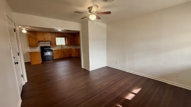 $1,800 | 800 Otis Street, Taylor, TX 76574