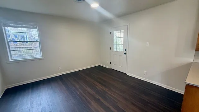 $1,800 | 800 Otis Street, Taylor, TX 76574