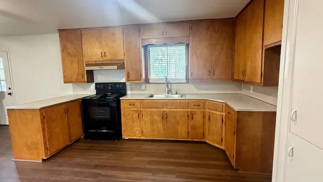 $1,800 | 800 Otis Street, Taylor, TX 76574