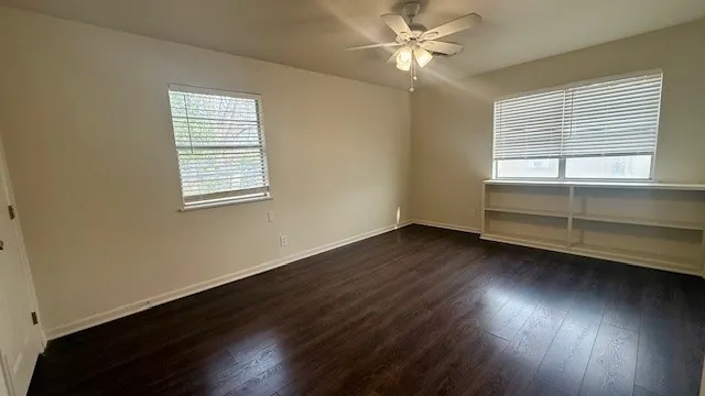 $1,800 | 800 Otis Street, Taylor, TX 76574