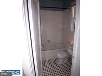 210 East Maple Avenue, Unit B10 Merchantville, NJ 08109 - Photo 7 of 7 Bathroom