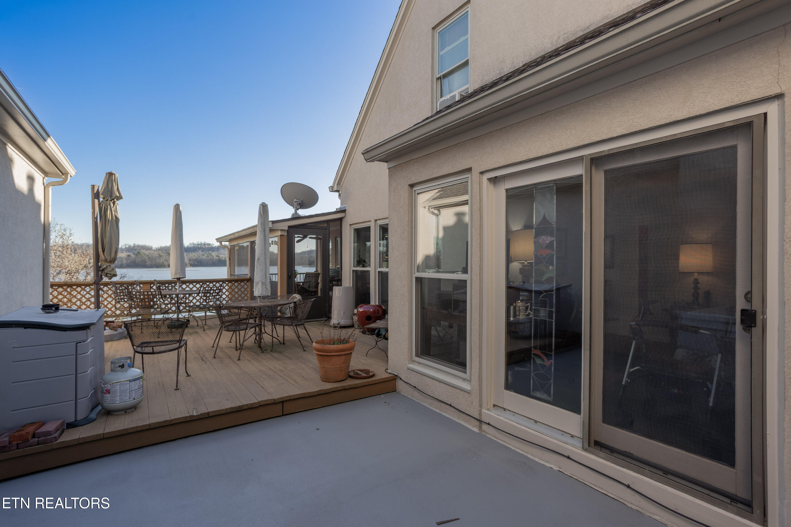 3478 Navigator Point Knoxville, TN 37922 - Photo 16 of 41 Exterior_Deck_01