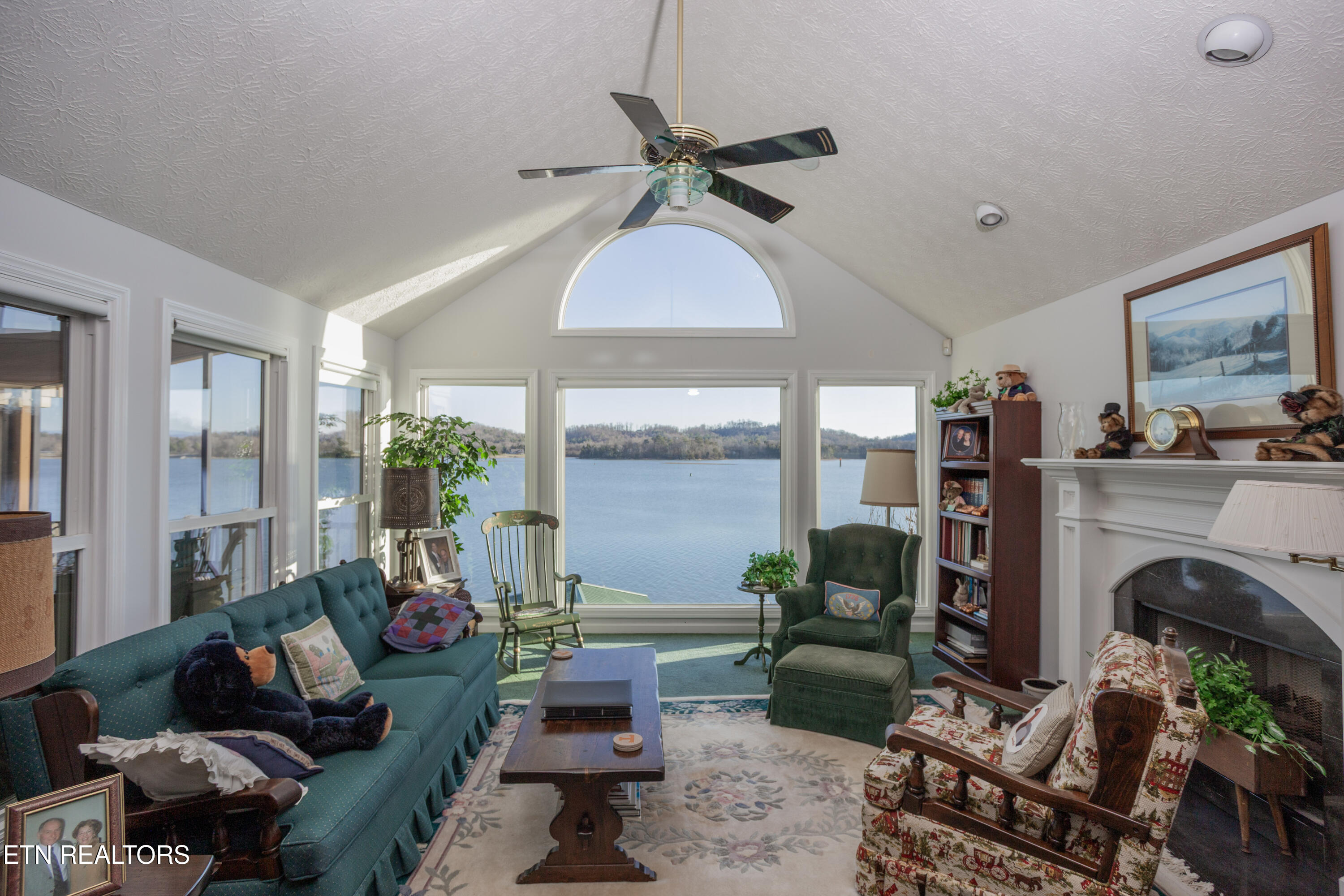 3478 Navigator Point Knoxville, TN 37922 - Photo 4 of 41 Interior_Living-Room_01