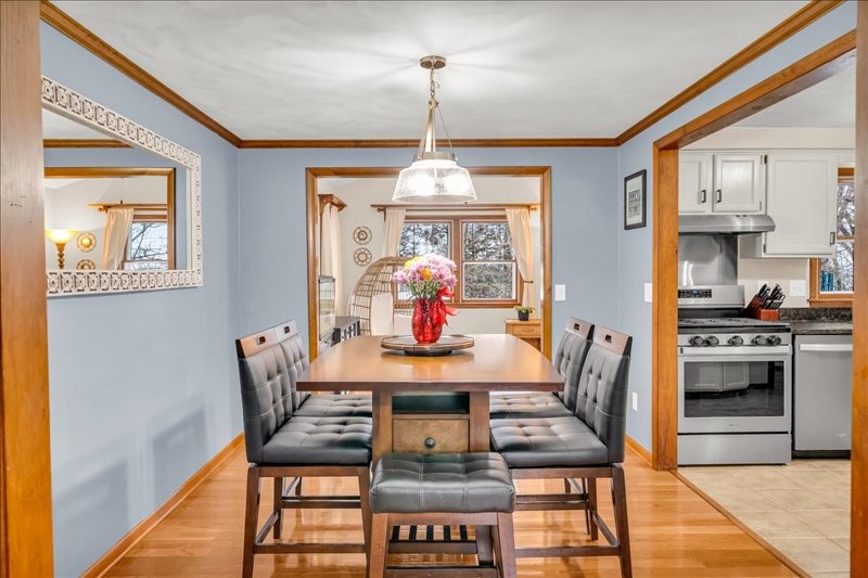 1066 Elton Drive Endicott, NY 13760 - Photo 3 of 50