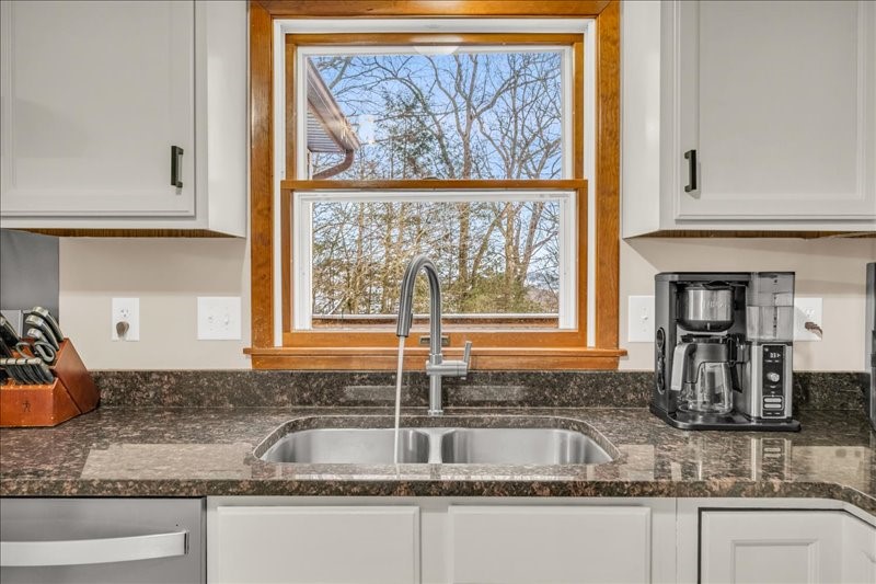 1066 Elton Drive Endicott, NY 13760 - Photo 10 of 50