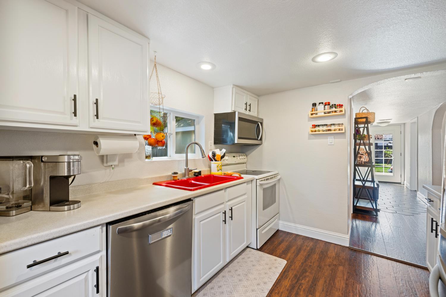 543 J Street Lincoln, CA 95648 - Photo 5 of 18
