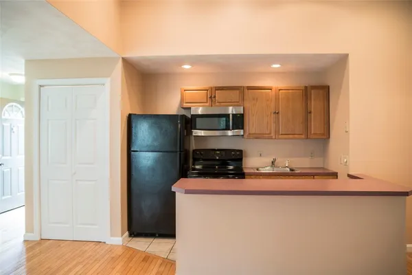 $1,400 | 2840 Hartford Avenue, Unit B, Johnston, RI 02919