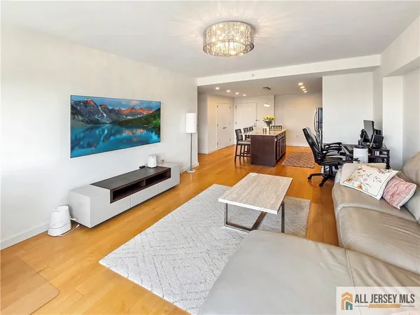 $2,800 | 110 Somerset Street, Unit 2209, New Brunswick, NJ 08901