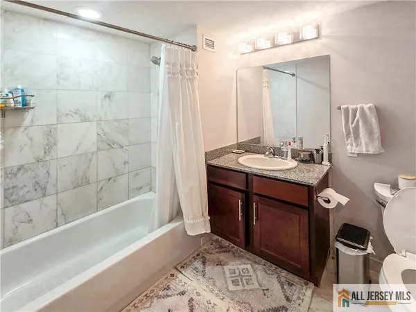 $2,800 | 110 Somerset Street, Unit 2209, New Brunswick, NJ 08901