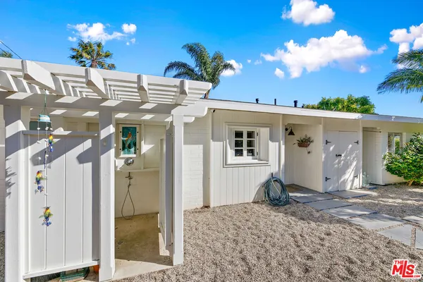 a view of a house with porch
