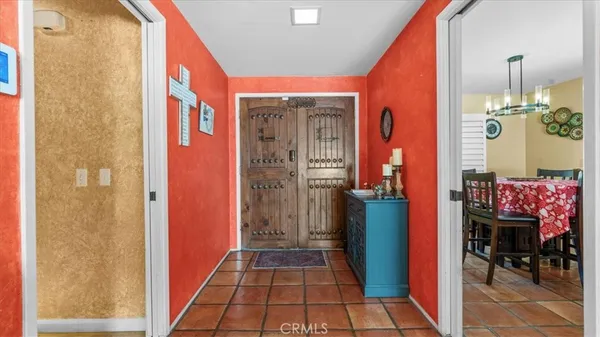 a very nice looking room with a large mirror