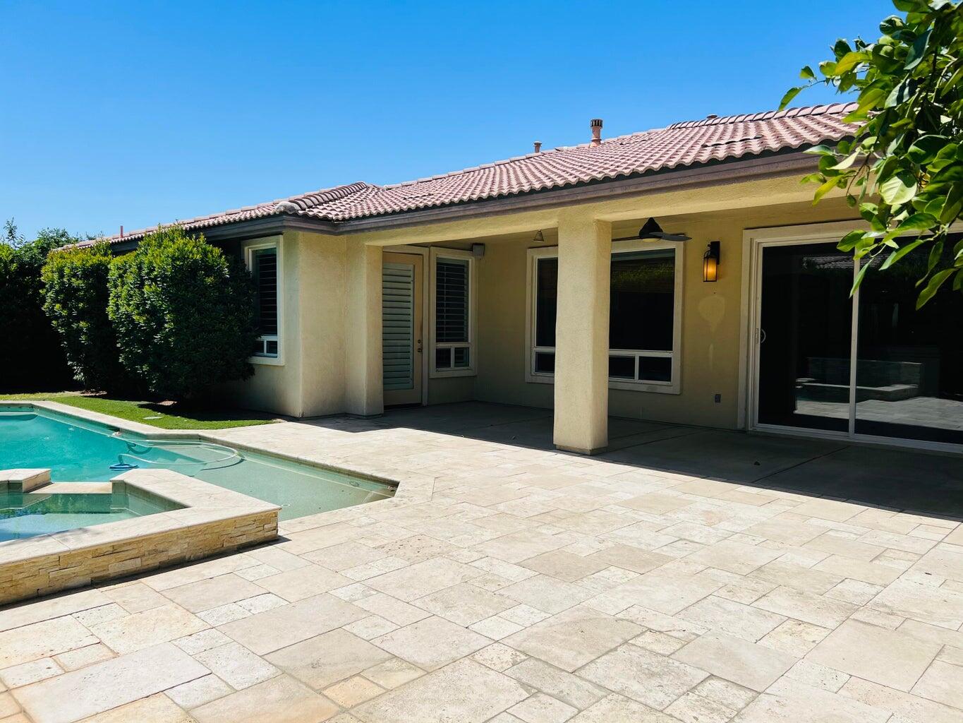 250 Via San Lucia Rancho Mirage, CA 92270 - Photo 4 of 18 20230603054110298970000000-o