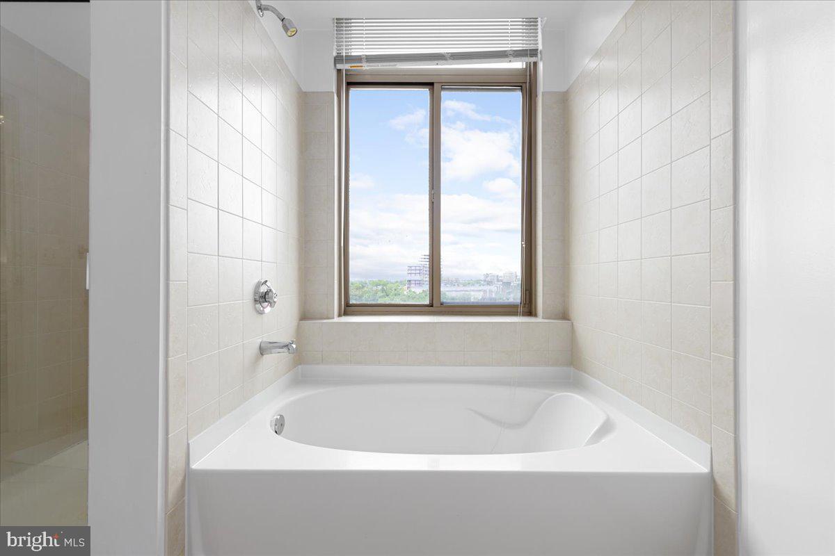 3650 South Glebe Road, Unit 571 Arlington, VA 22202 - Photo 13 of 34