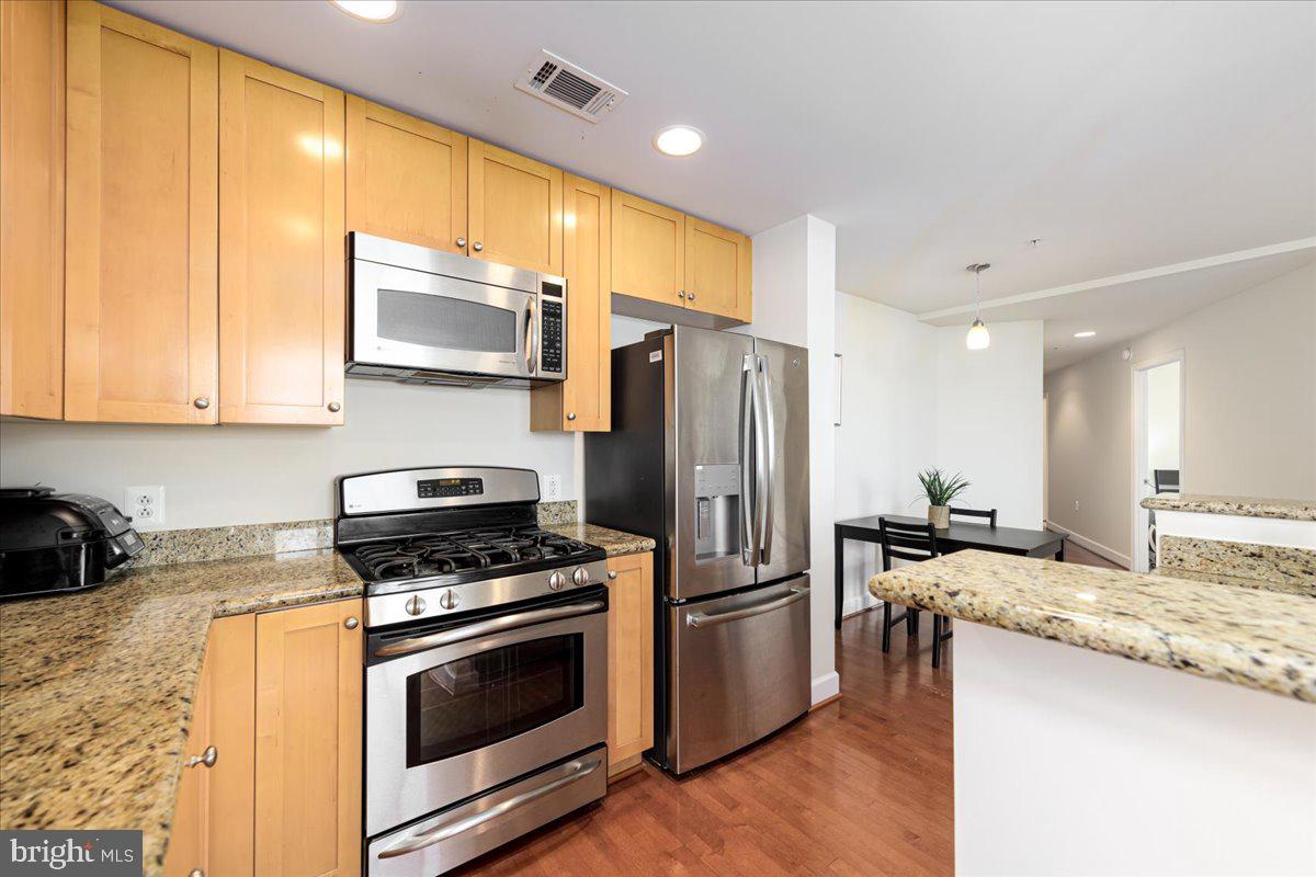 3650 South Glebe Road, Unit 571 Arlington, VA 22202 - Photo 4 of 34