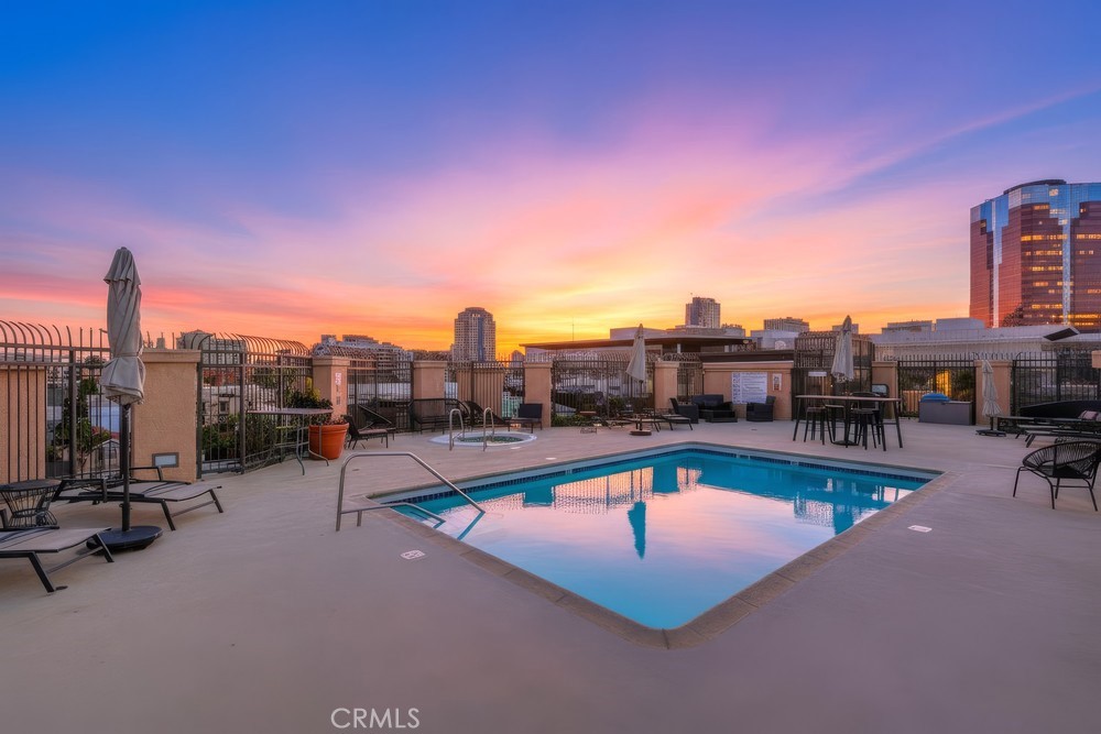 640 West 4th Street, Unit 401 Long Beach, CA 90802 - Photo 13 of 14 a view of a swimming pool