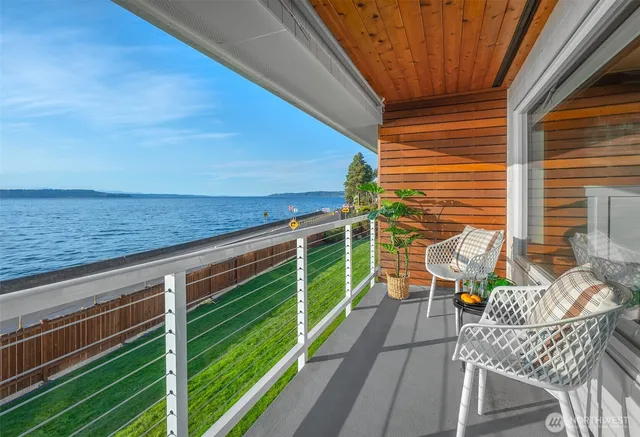 a view of deck with patio