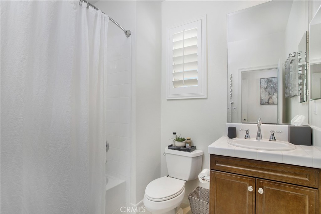 13 Via Jubilar San Clemente, CA 92673 - Photo 25 of 60 Downstairs Ensuite Bathroom