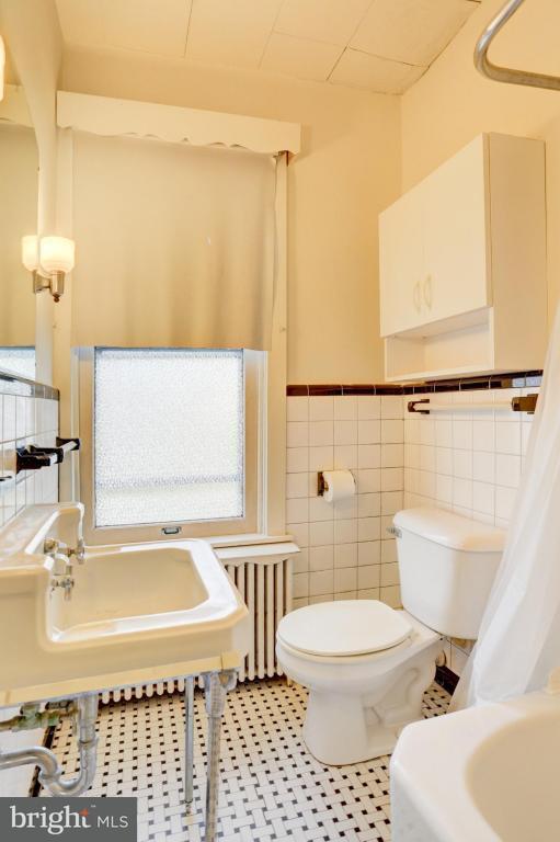 705 Pleasure Road Lancaster, PA 17601 - Photo 3 of 32 Gallery Image 3